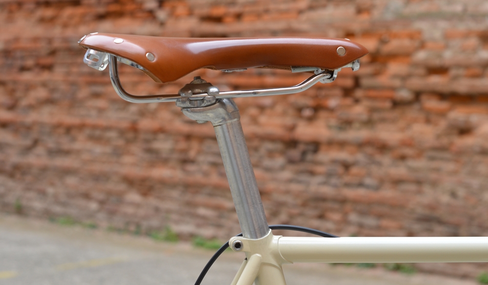 Vélo de route vintage - Monsieur pignon madame guidon