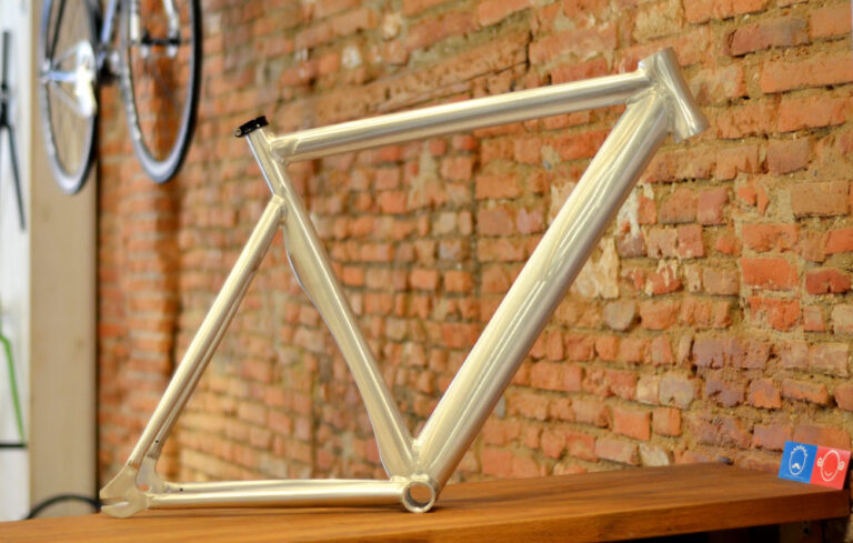 Cadre EXS piste profilé