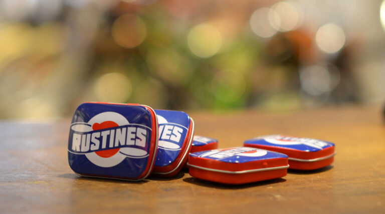 Rustines boite métal