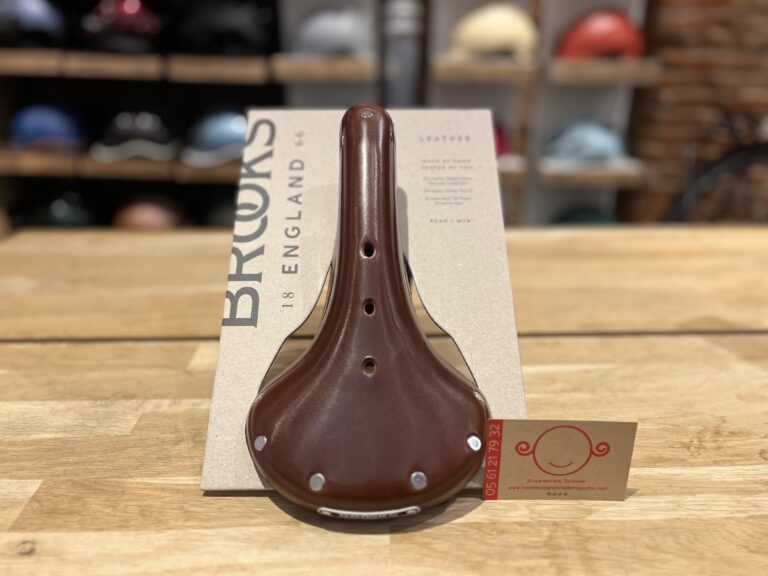 B17 Narrow - Antic Brown