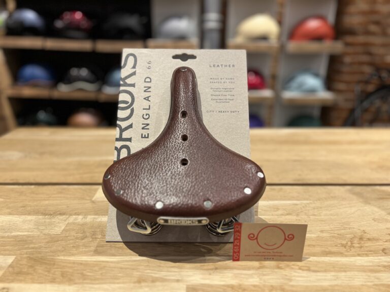 B67 Short - Antic Brown